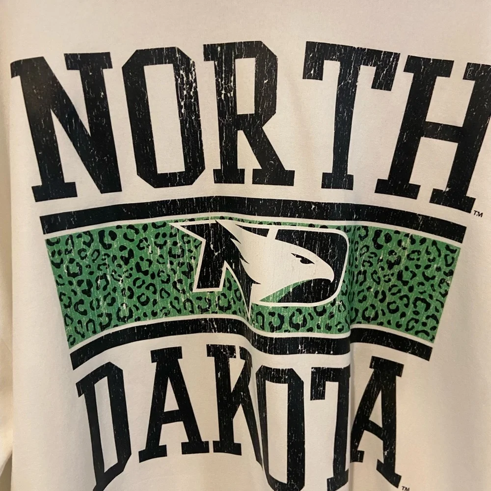 North Dakota Graphic Sweatshirt - Picture 3 of 4